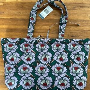 Vera Bradley NWT Lotus Sea Moss Small East West Tote